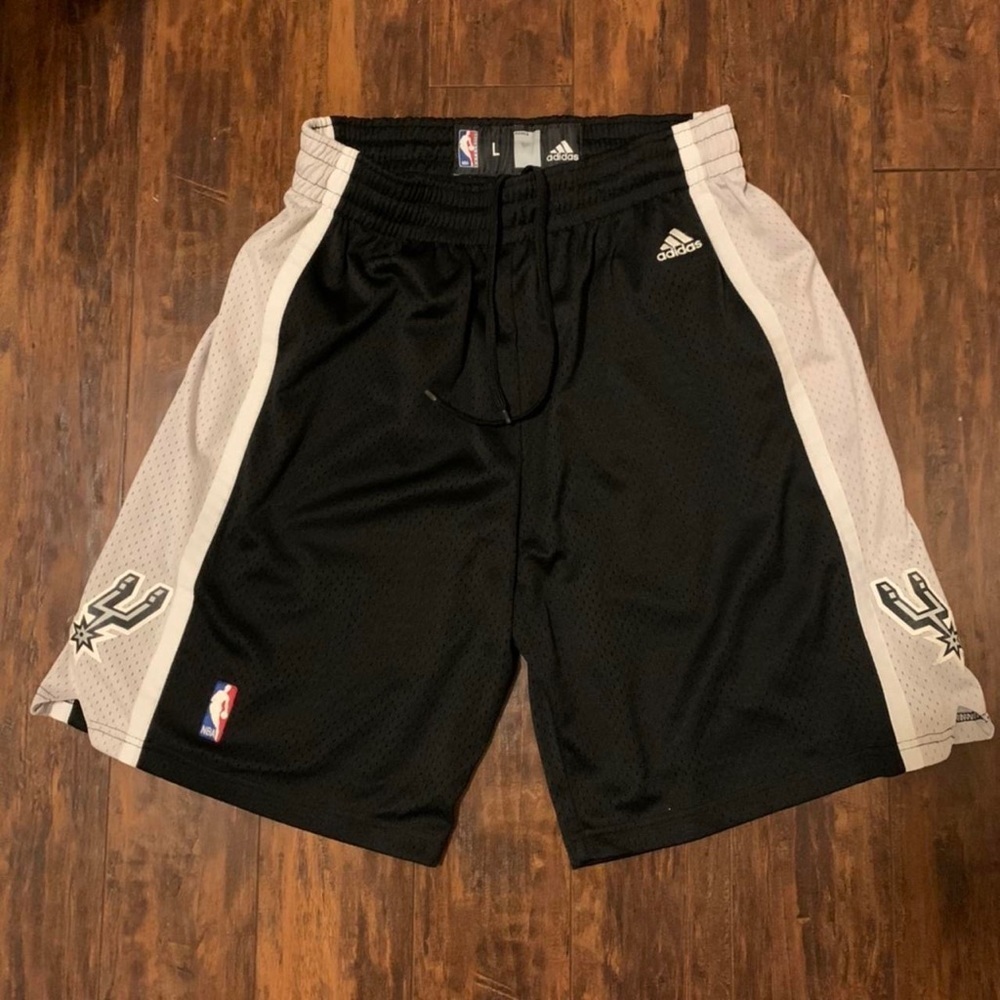 Super Rare Adidas San Antonio Spurs NBA basketball 🏀 official branded shorts.